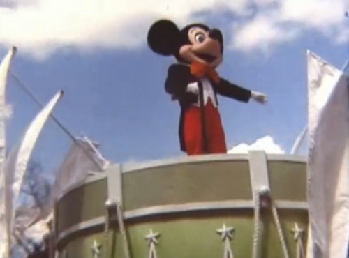 Mickey knows how to make an entrance. (Walt Disney World parade, 1977)