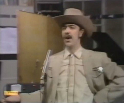 Not Dennis Weaver but an incredible simulation (Billy Howard as McCloud in 'King of the Cops,' 1975)