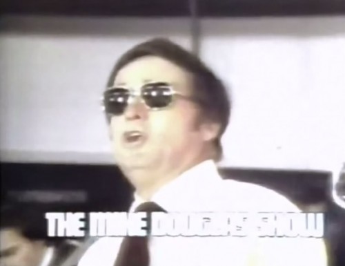 Swingin' Mike keeping things cool ('The Mike Douglas Show,' 1975)