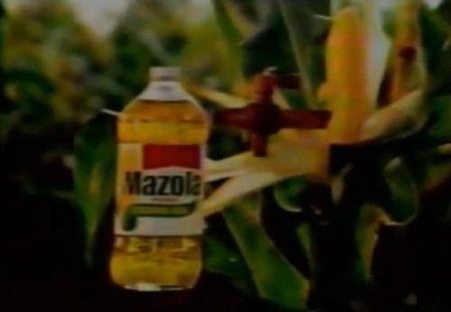 Thanksgiving day! Time for corn, cooking...and cleaning. (Mazola commercial, 1977)