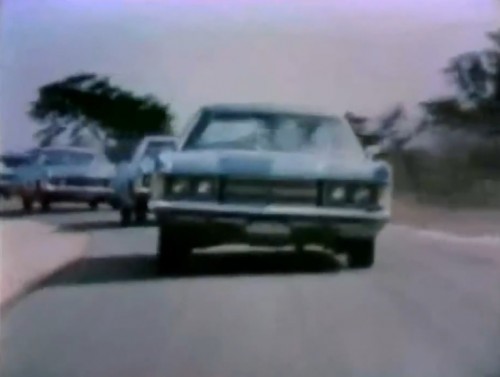 Look out! Here come the 70s boats. (Sears commercial, 1971)