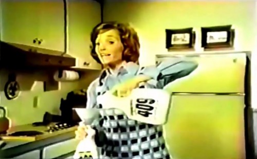 Perfect for harvest gold-colored kitchens of the 1970s. (Formula 409 commercial, 1973)