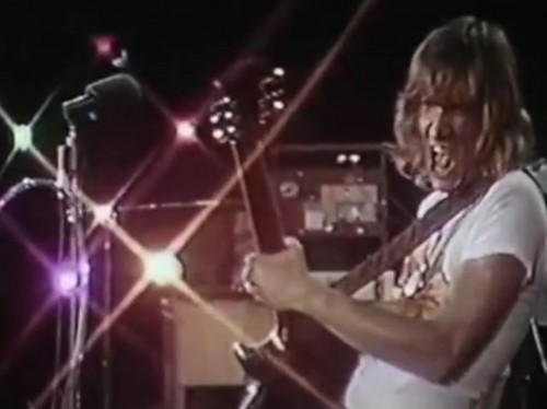 Joe Walsh turning concert-goers to jelly with 'Turn to Stone,' 1972